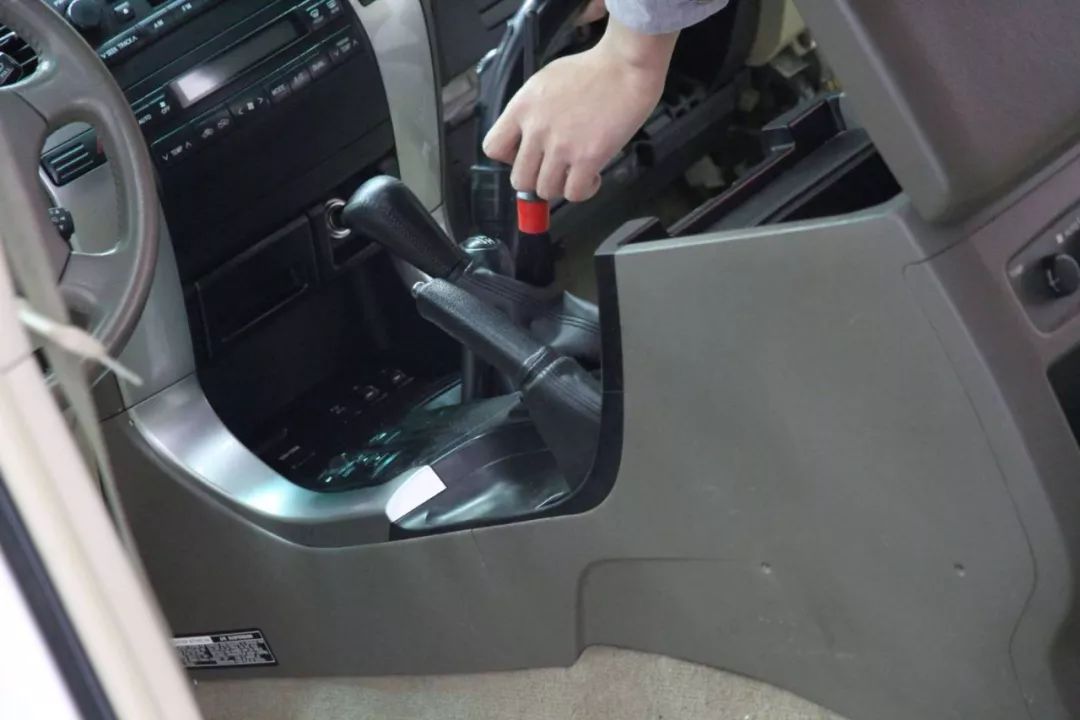 老车翻新：15年后的邂逅，普拉多LC120旧车换新颜，满血复活。