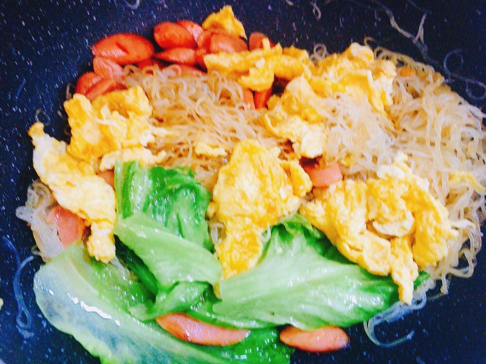 炒大锅米粉怎么炒不会粘在一起,广东米粉泡到什么程度才可以炒