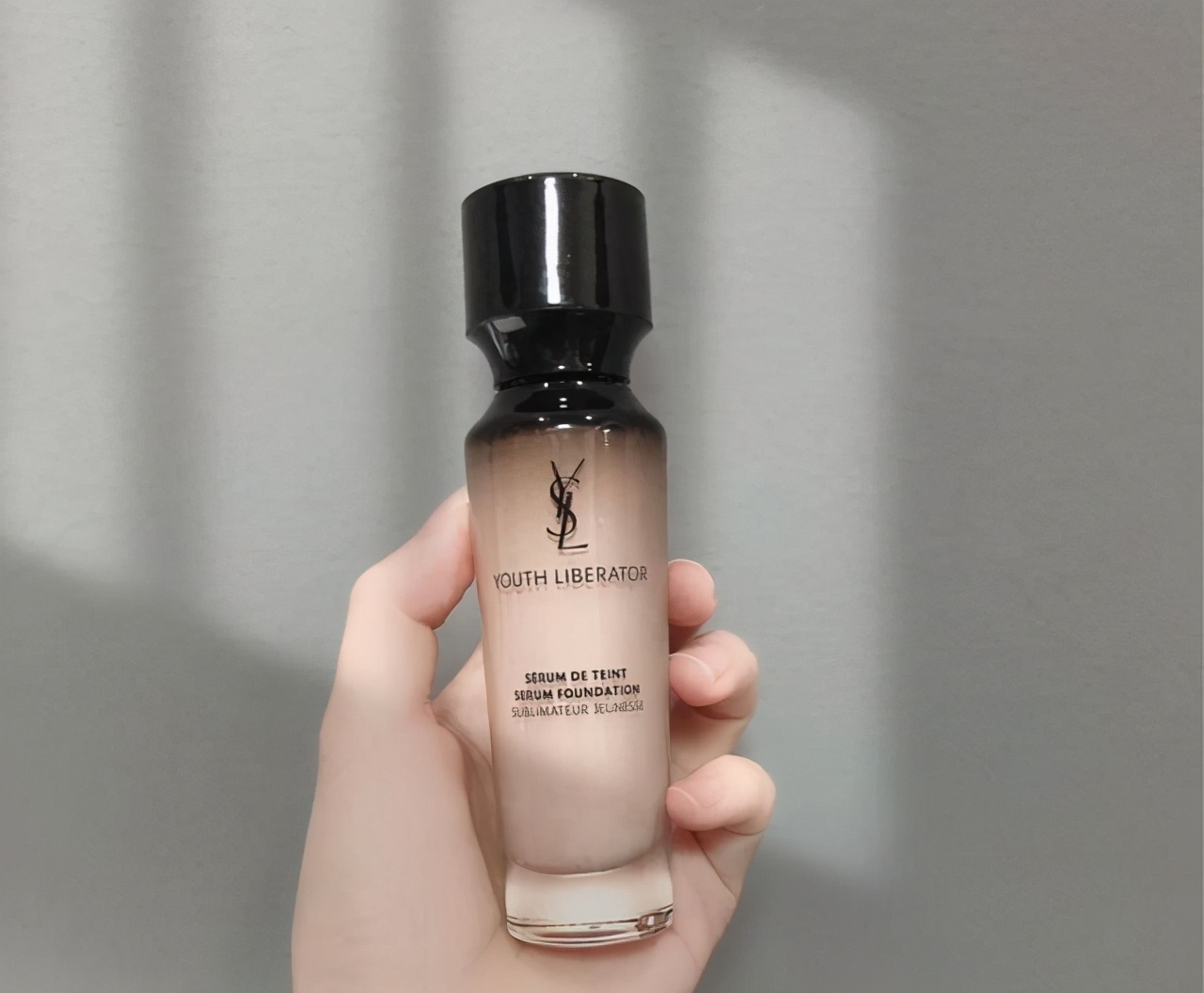 阿玛尼权力跟ysl恒久粉底液,阿玛尼遮瑕粉底液推荐