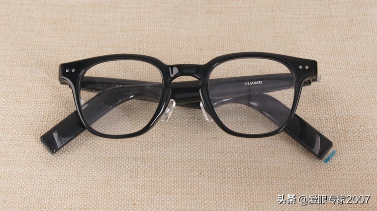 板材眼镜鼻托掉了怎么配,板材眼镜鼻托如何卸下来