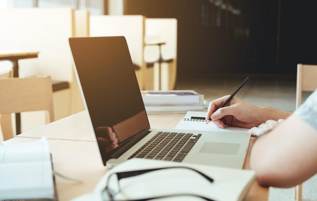 普通人做自媒体真的很难做起来吗,新手做自媒体哪个领域成本低