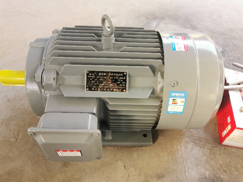 狗粮膨化饲料机,小型狗粮颗粒饲料机器