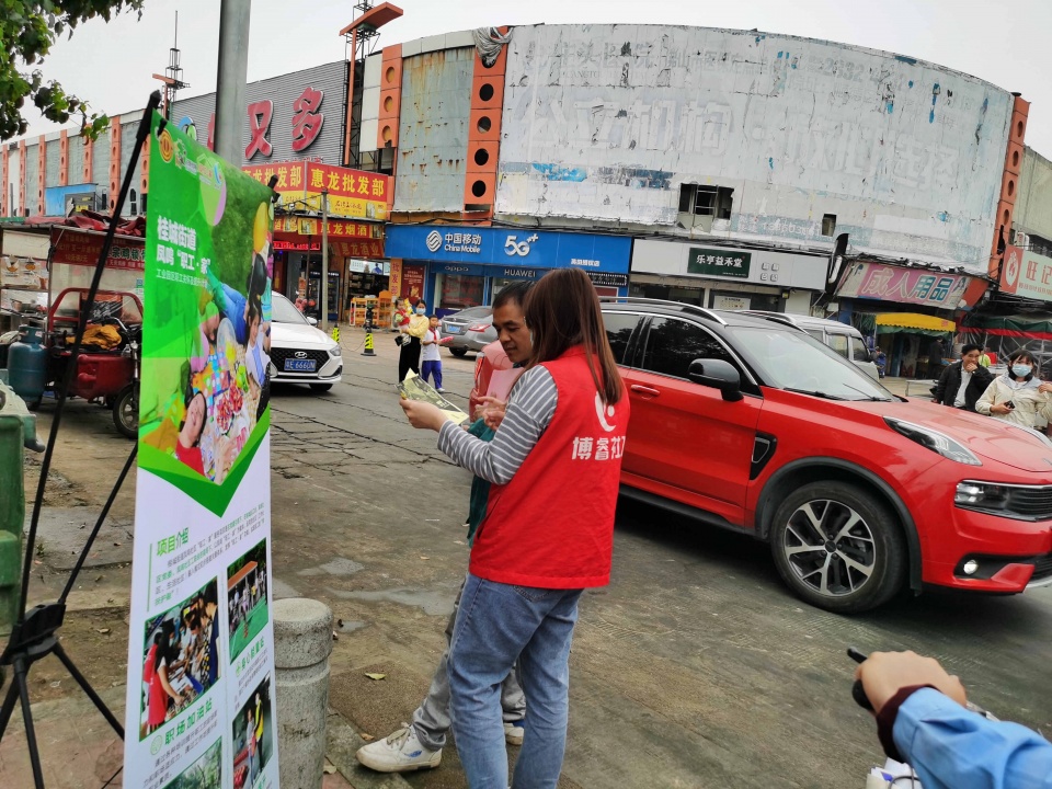 桂城凤鸣职工家流动服务将关怀送进企业