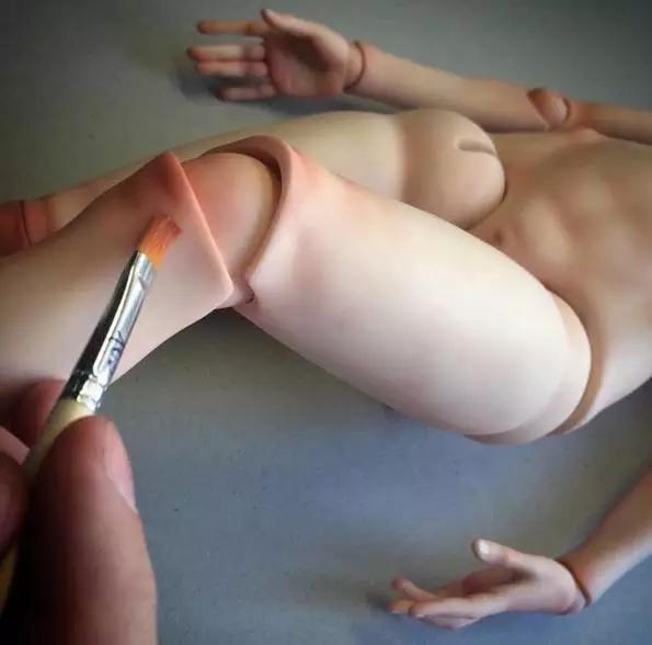 看过这位俄罗斯帅哥制作的人偶,不禁感叹:逼真得有点慎人了