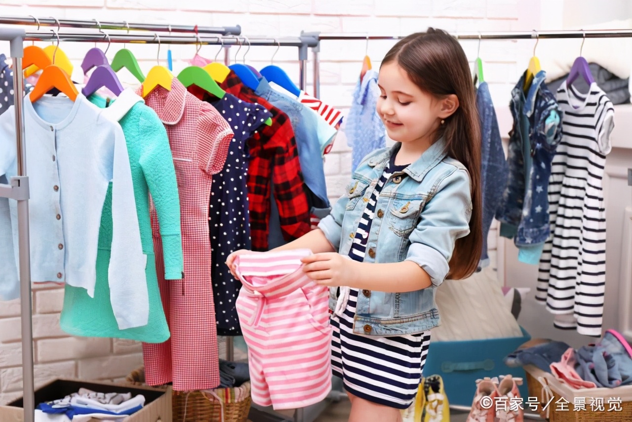 裙子老是贴在腿上怎么办,如何防静电裙子贴腿