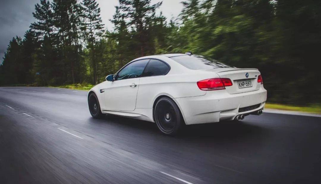 宝马x330i弹射起步,宝马汽车弹射起步技术