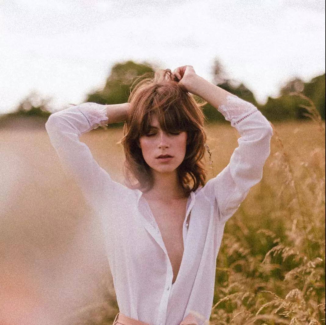 好看又好穿的女人,法国女人穿什么好看又漂亮