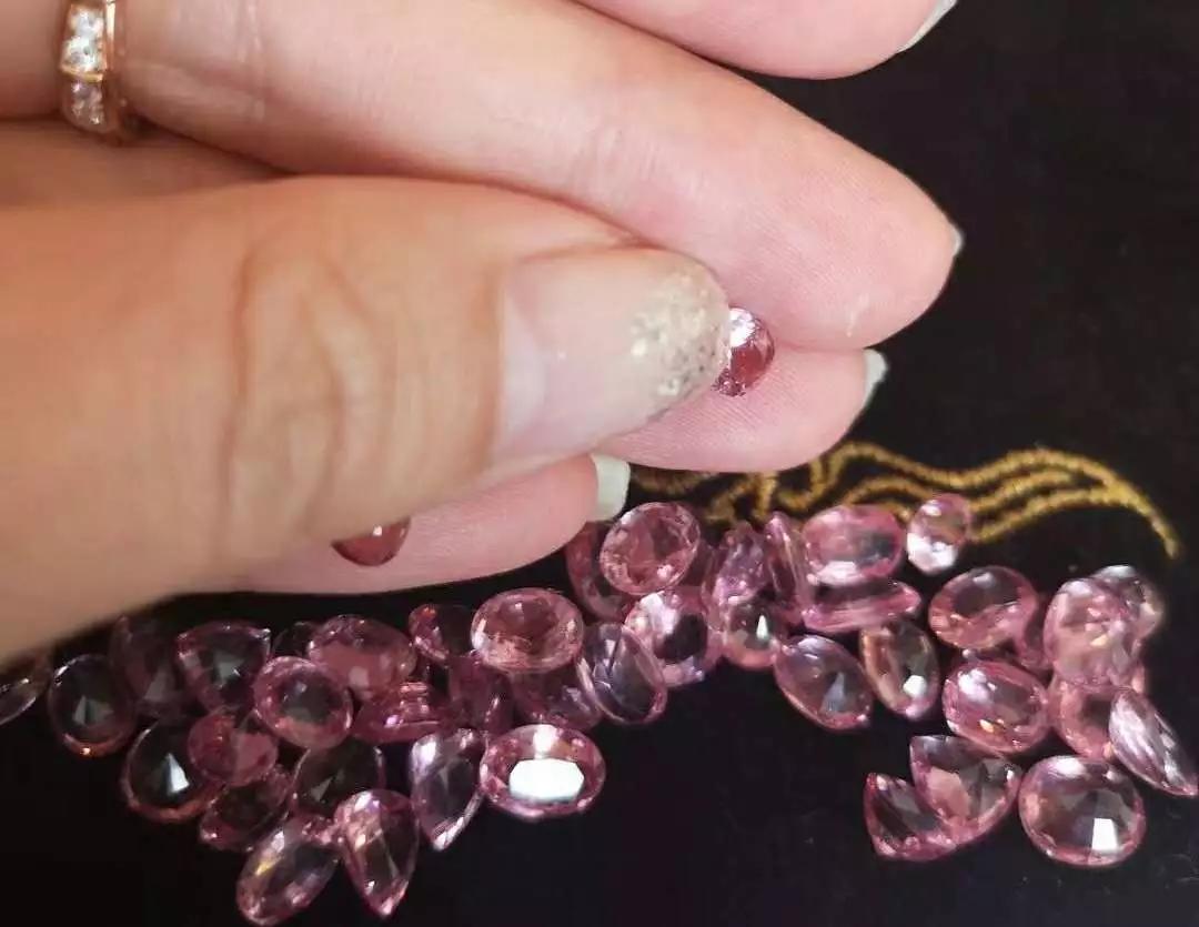 斯里兰卡七彩宝石,斯里兰卡宝石浅蓝色