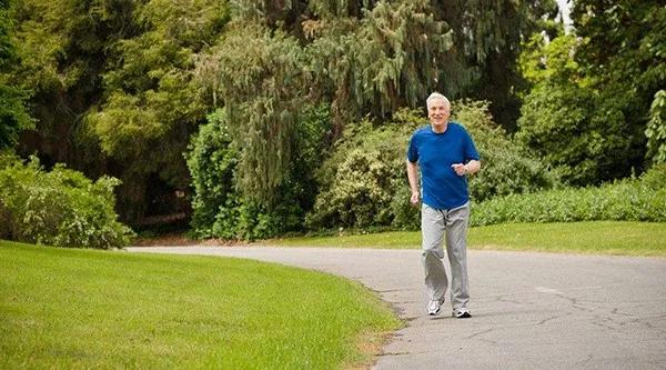 腰椎强直要注意什么,强直患者运动