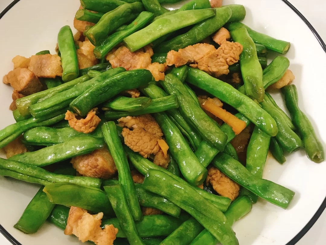 红薯叶子炒四季豆,芋仔炒四季豆做法