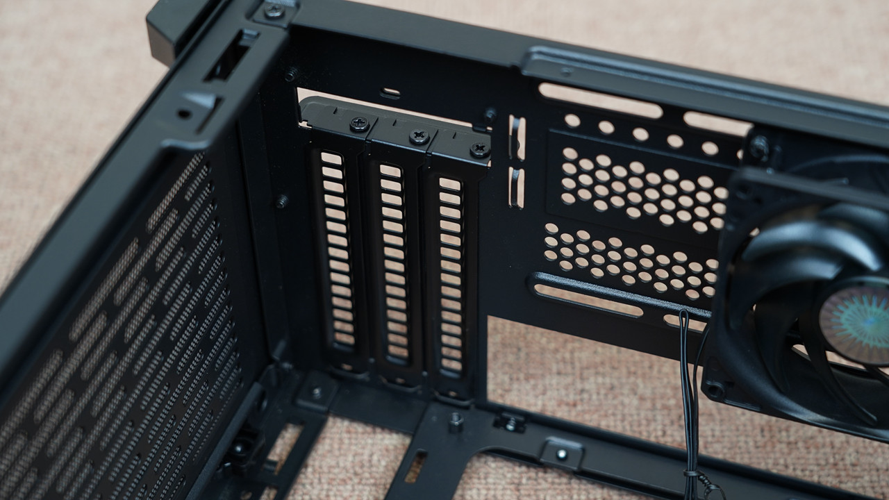 哪个机箱可以装3槽显卡,什么样的显卡适合装itx主机