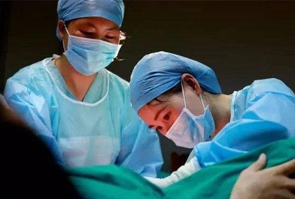 产妇分娩大声喊叫,顺产时大喊大叫正常吗