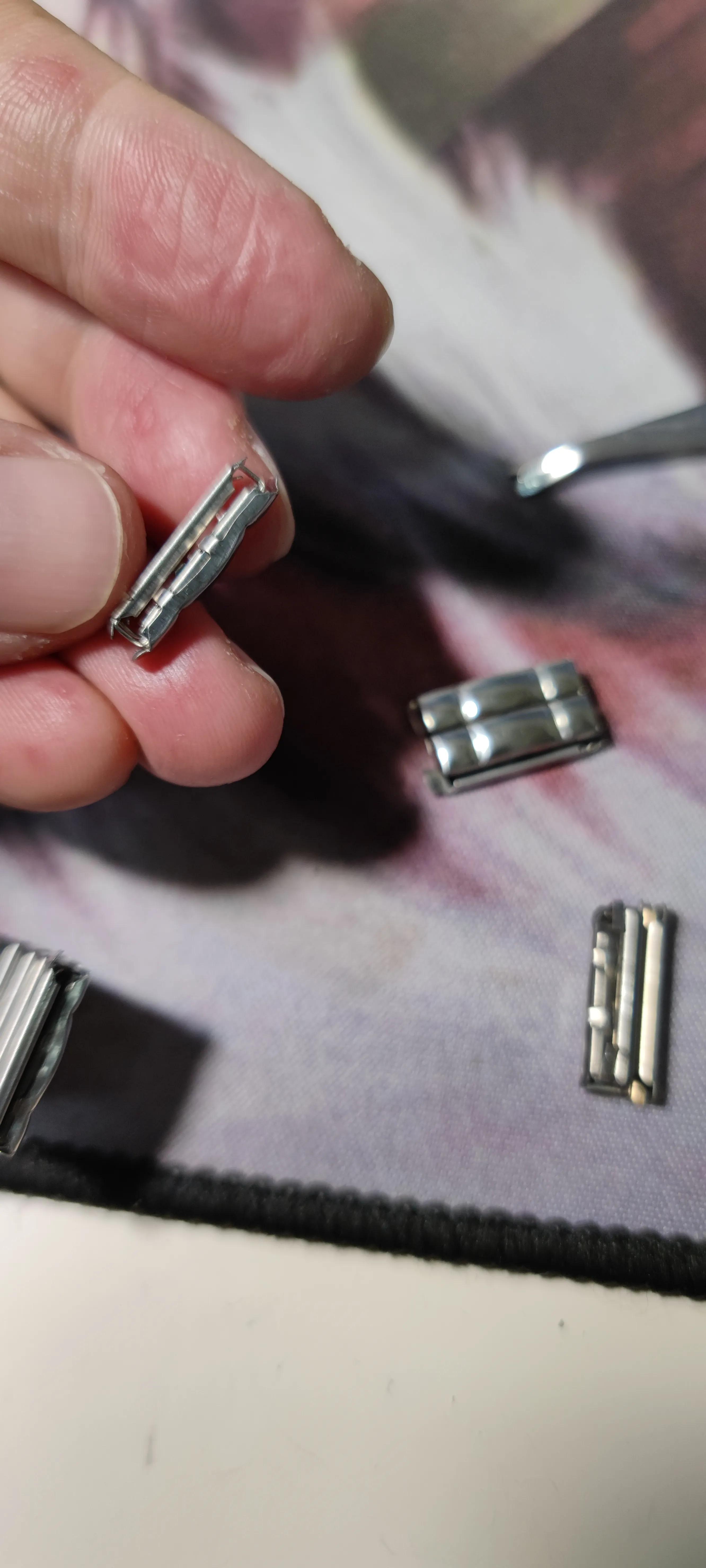 老款弹力表带怎么截取表带,弹簧表带拆卸视频教程