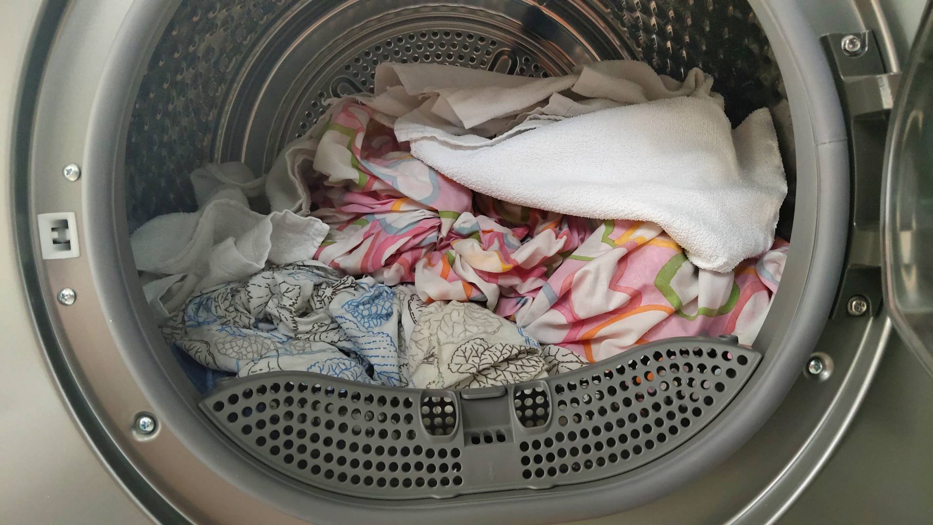 传说中的洗烘套装有那么好吗?春夏秋冬衣物都试过后,有了答案