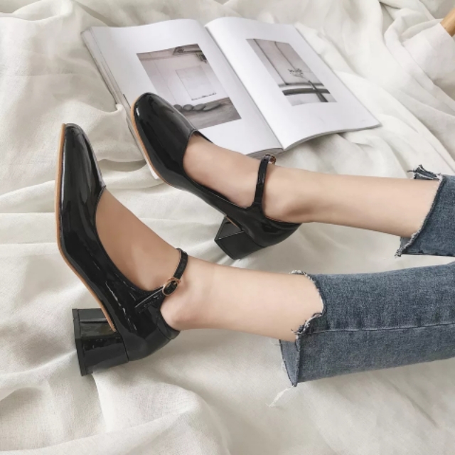 脚又短又胖穿什么鞋合适,脚掌宽穿啥鞋显瘦