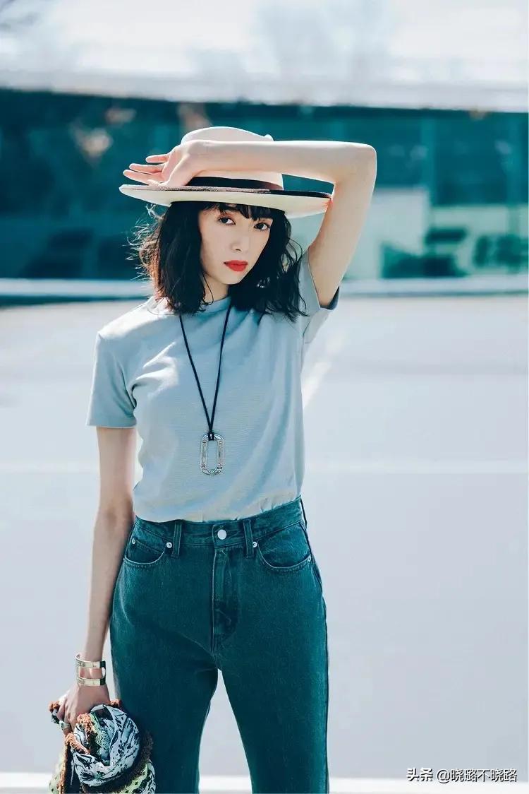 40-50岁减龄高级配色穿搭,永不过时黑白灰经典穿搭配色