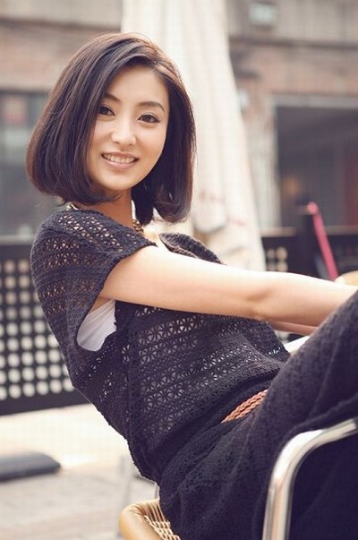 网传为新女友一掷千金，文章发博否认恋情，拖出一个隐藏的明星班