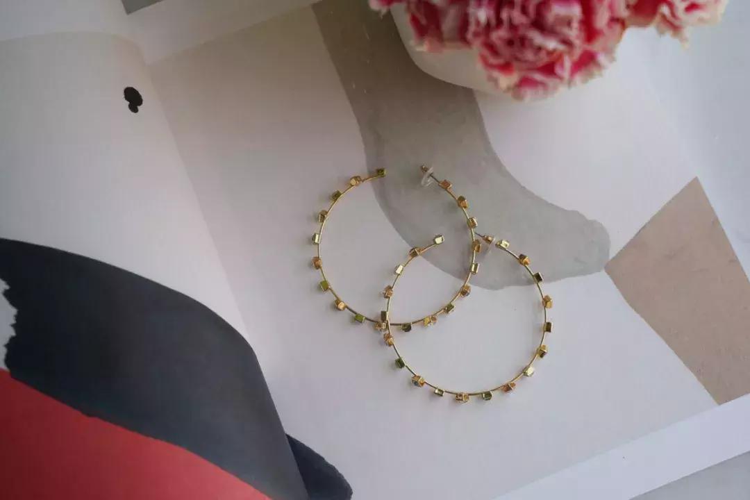 这5种首饰简单时尚减龄不贵,比较百搭的首饰