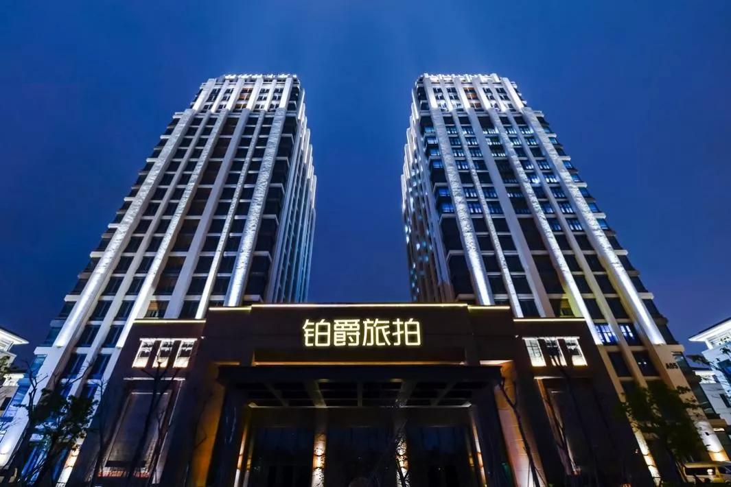 铂爵旅拍官网查询摄影师,专注摄影二十年