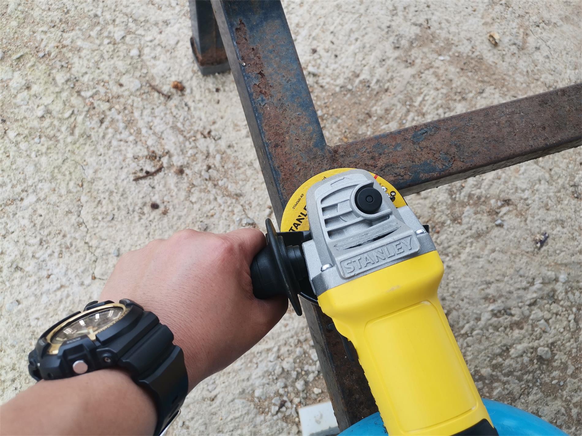 史丹利sg7100角磨机怎么用,史丹利7100角磨机质量好吗