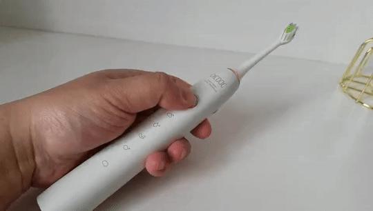 飞利浦电动牙刷入门和高端区别,飞利浦牙刷跟usmile到底哪个好一些