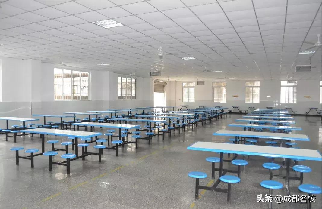 一所好学校，藏不住！成都石室外语学校的家长，深情为学校代言！