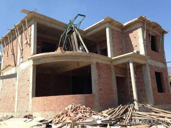 农村俗语横梁压顶家败人亡啥意思,农村一进二门对门有什么说法