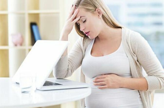 孕期脚肿是好还是不好,脚肿的和馒头一样大