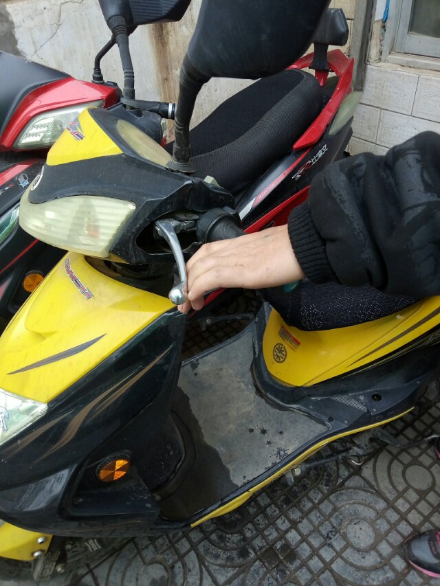 电动车刹车不灵怎样解决,电动车鼓刹刹车不回位怎么办