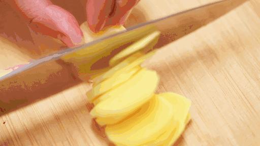 生姜擦头皮治脱发,艾叶加生姜治脱发