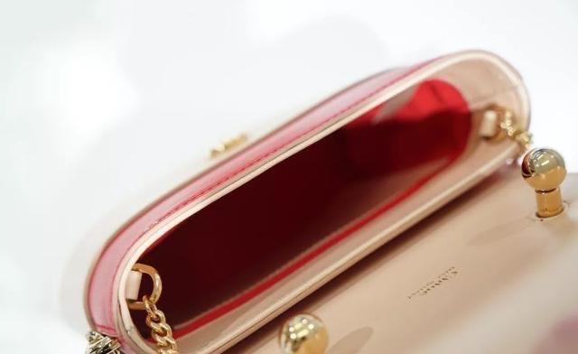 春节要到了,终于找到一款最棒的小红包“蔻依鼠年款”很讨喜