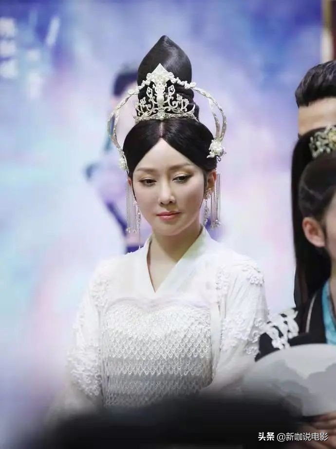 金星怼萨顶顶,萨顶顶回怼金星