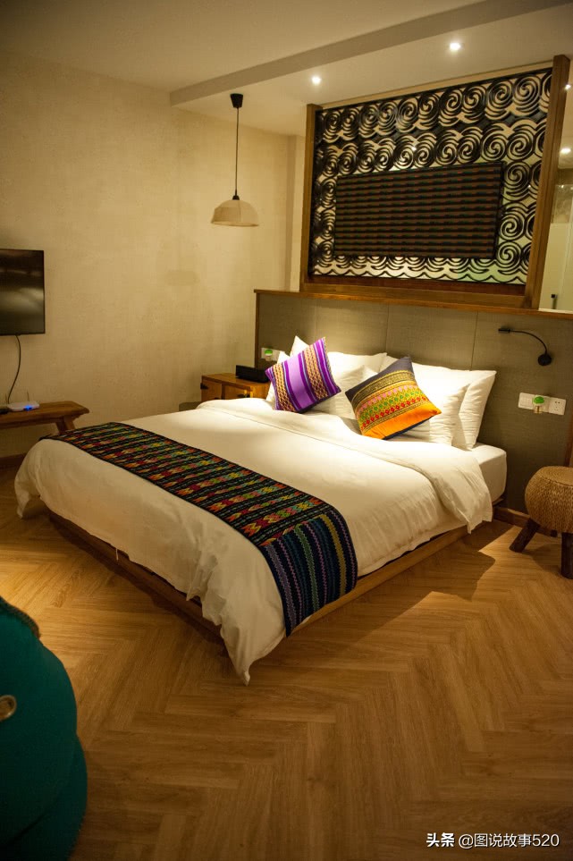 酒店房间床尾摆一长凳是什么意思,酒店床尾放条长凳