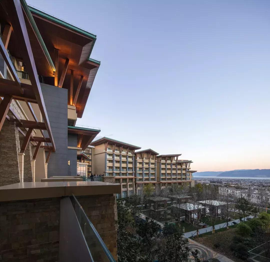 大理洱海苍山希尔顿,背靠苍山面朝洱海