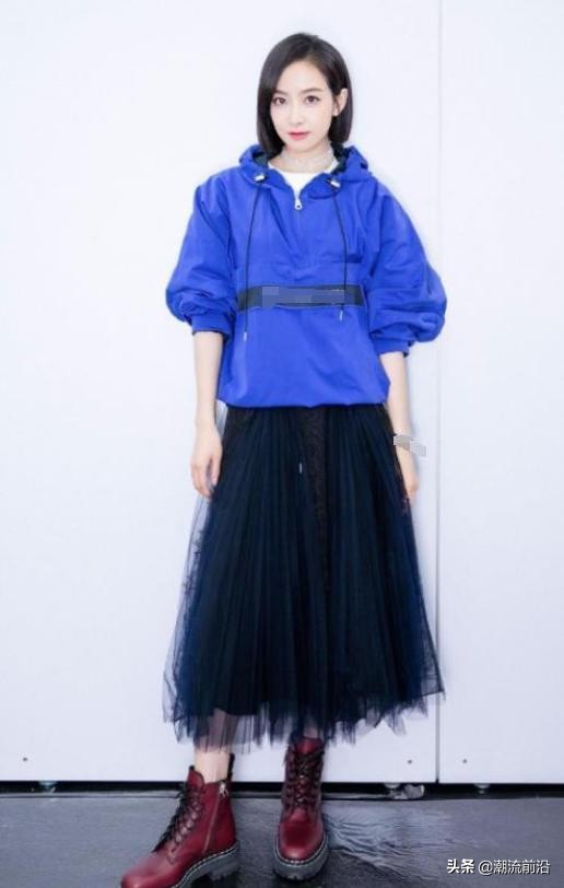 宋茜复古连体裤,宋茜短款皮裤搭配西装外套