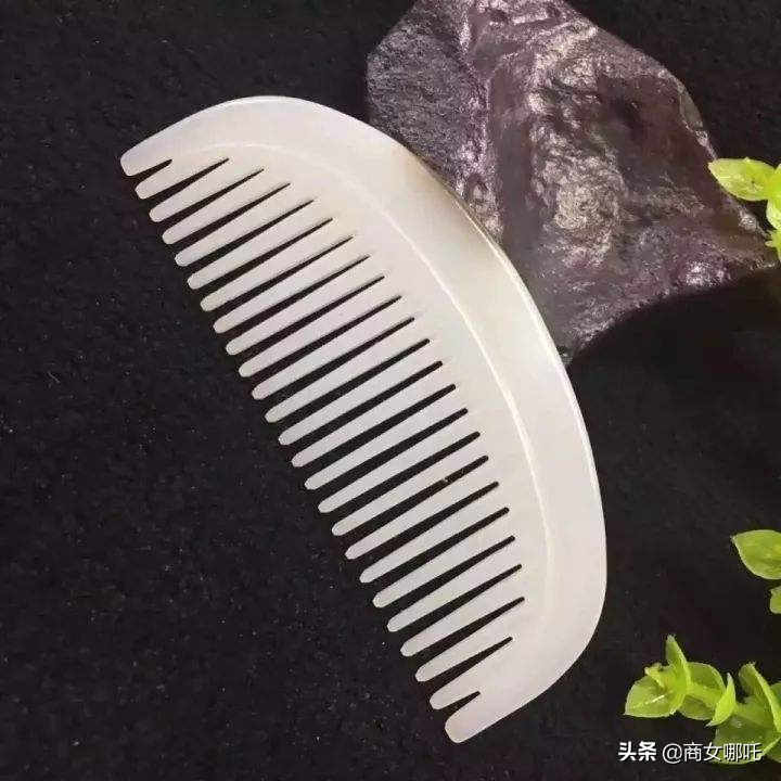 玉梳绾青丝,银梳子梳头养生的正确梳法