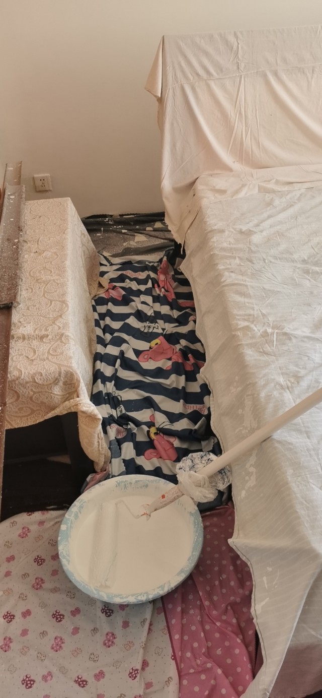 自己动手旧墙面翻新粉刷,自己粉刷旧房子全过程