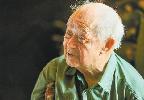 他曾一战歼灭400敌军，获一等功隐姓埋名36年，欠下千元巨款