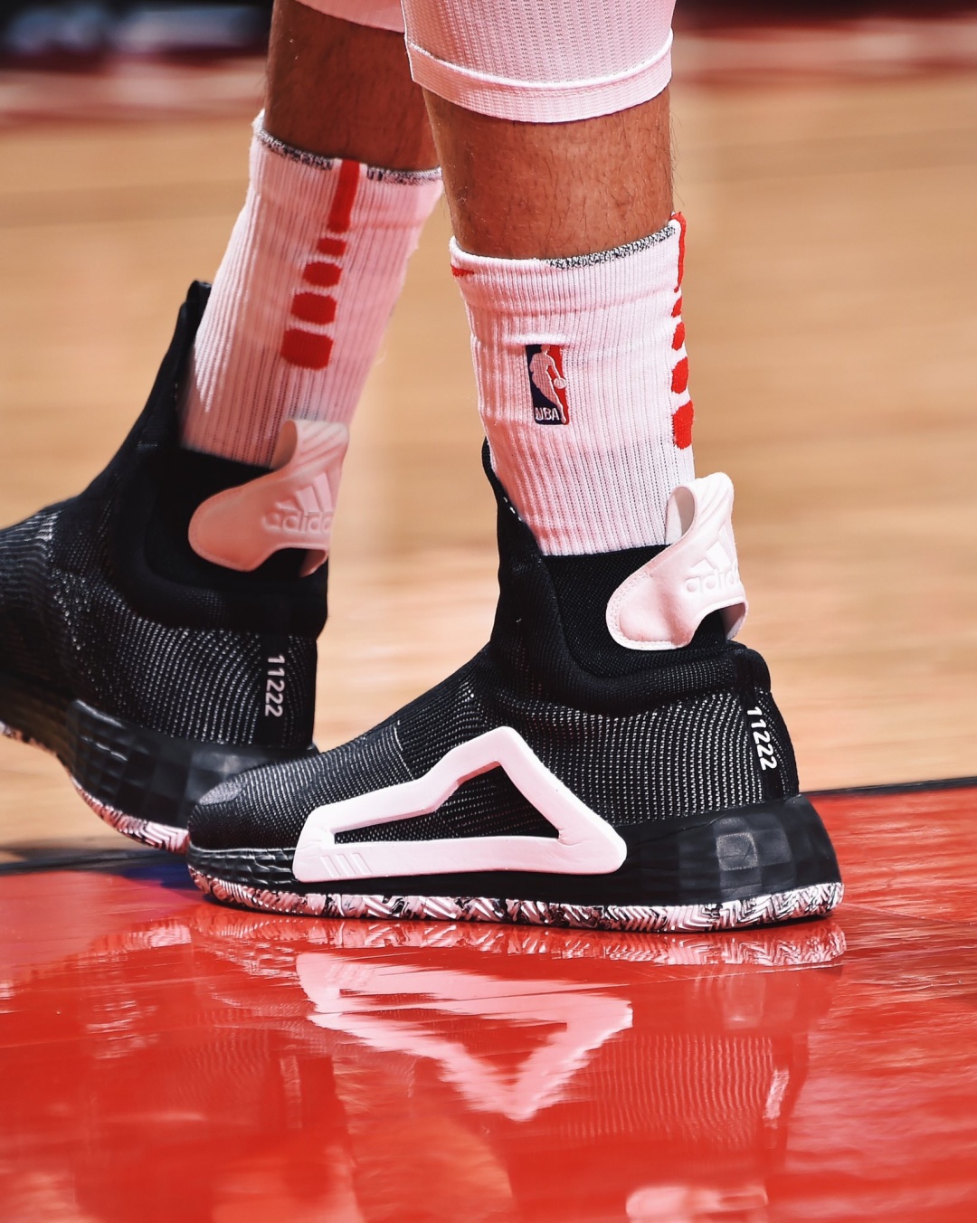 阿迪达斯利拉德2代boost,阿迪达斯barricade5