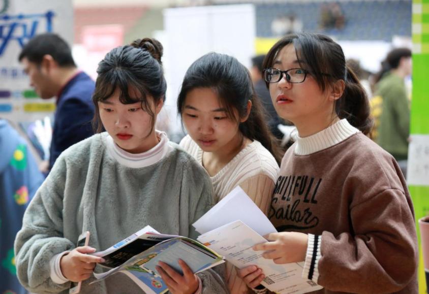 高考刚过二本线十分左右怎么报,高考成绩刚上线