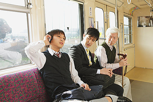 每天过得不开心是怎么回事,如果每天都活得很不开心怎么办