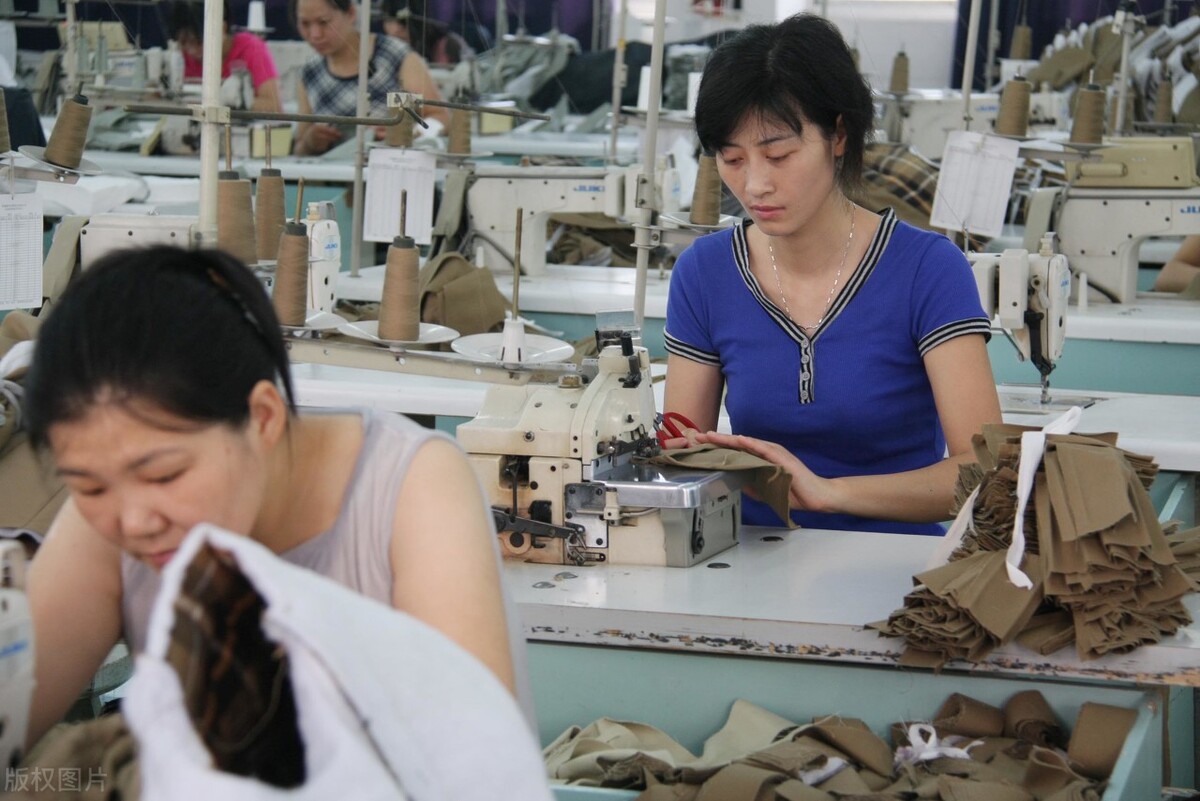 服装创业货源哪里找,开店创业做服装生意在哪里进货