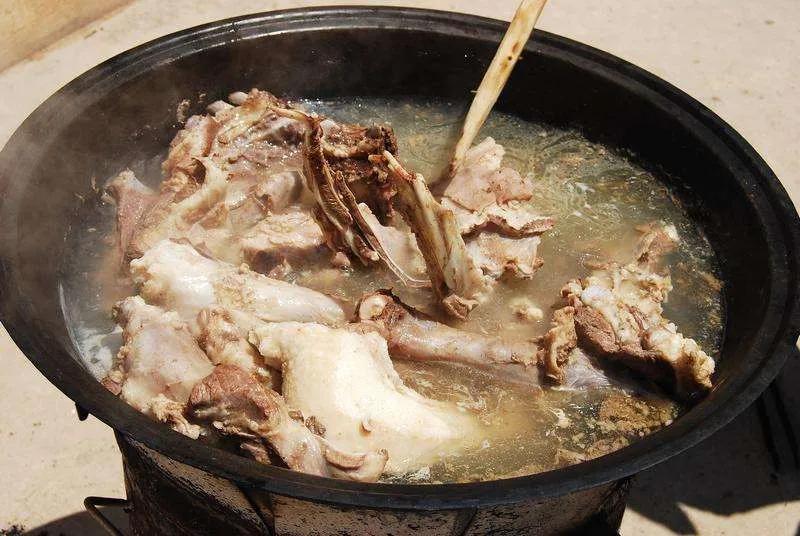 三荤一素饭菜,甘肃西北漳县特产