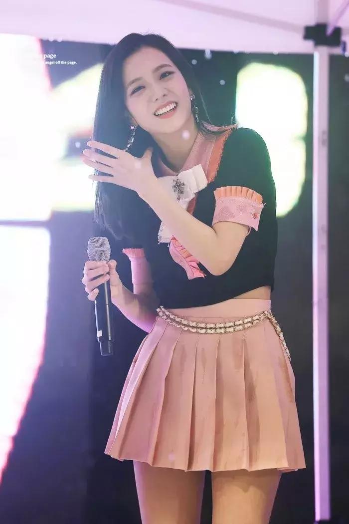 blackpink四人外貌对比,blackpink那些丑到爆的衣服