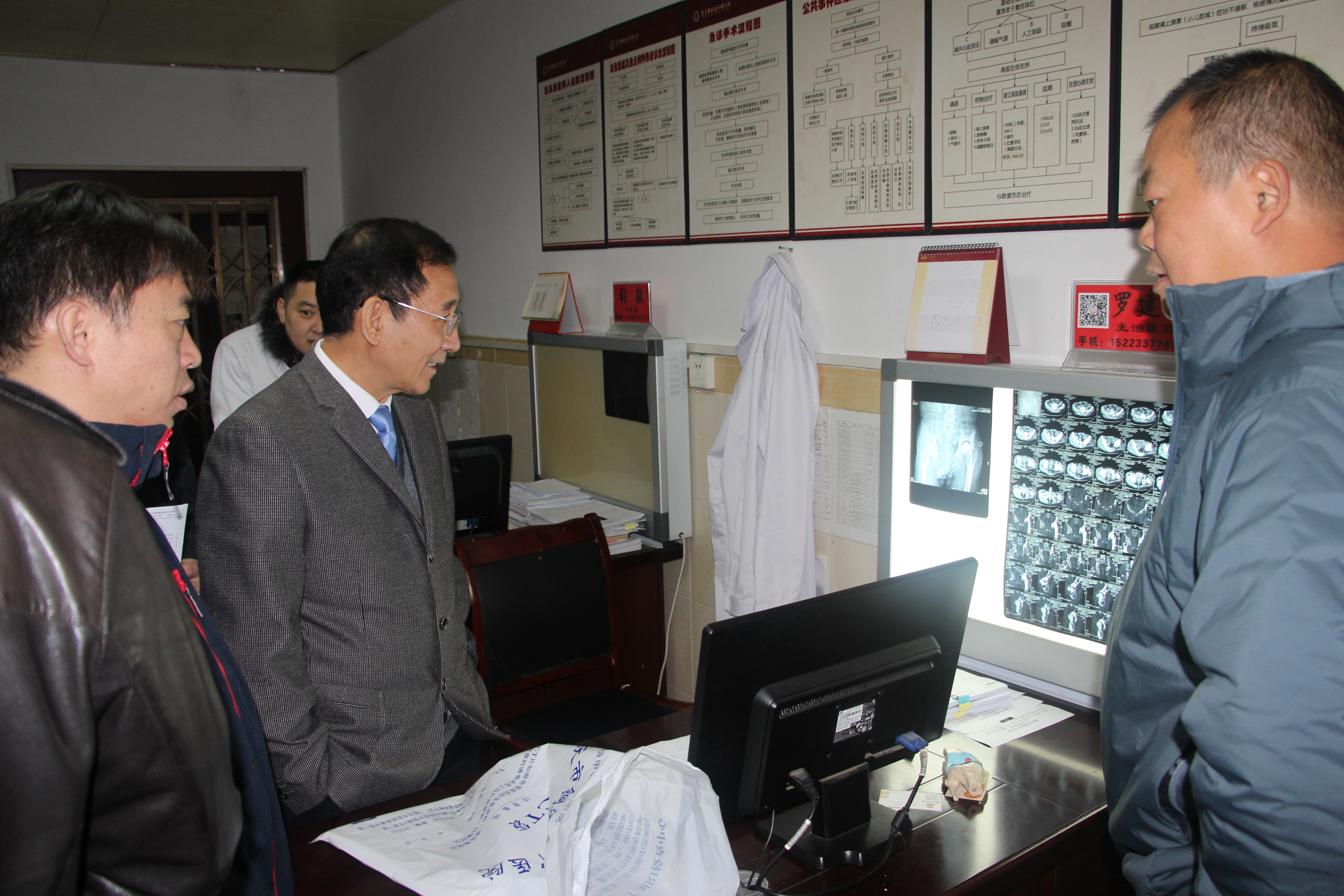 广州专家助力铜梁中医院提档升级骨科