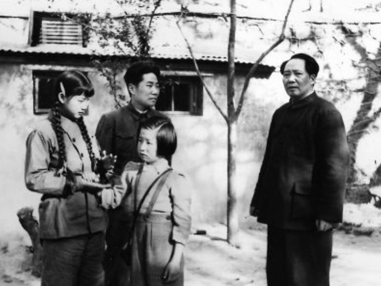 毛岸英牺牲40年后,刘思齐才收到抚恤金,改嫁后以长子名纪念前夫