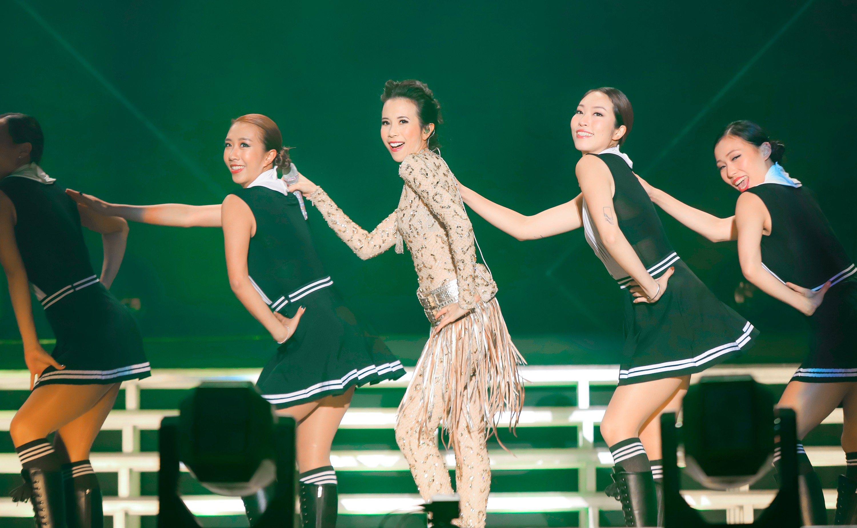 莫文蔚中场相遇发布会,莫文蔚我们在中场相遇专辑