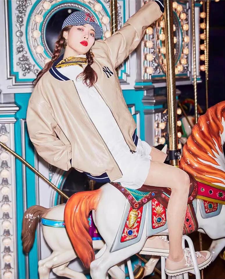 中性风酷帅棒球帽穿搭,秋冬杏色棒球帽穿搭