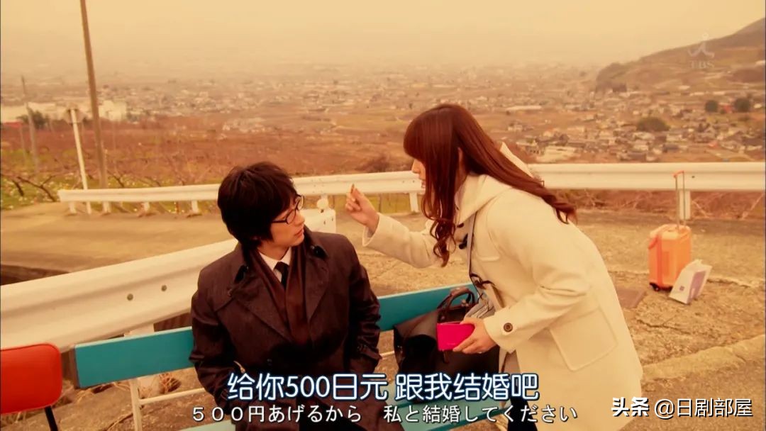 钘ゅ唸闈涜妭鐩鎼,钘ゅ唸闈涚患鑹烘彁鍒扮殑濂崇敓鏄皝