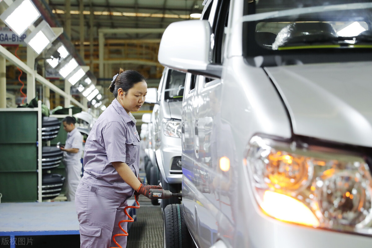 从面包车到劳斯莱斯,东风小康为什么变成赛力斯了